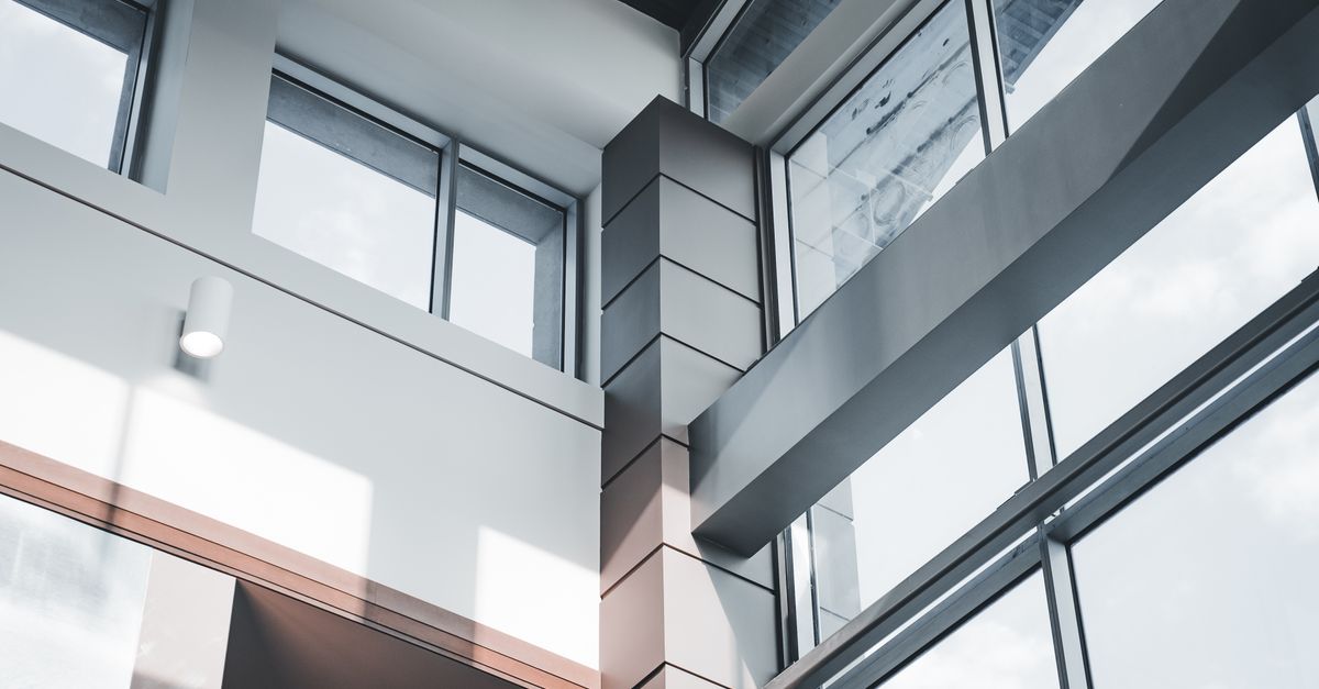 Choosing the Right Company for High-Rise Window Cleaning